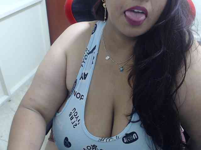 camilasexhot's live room