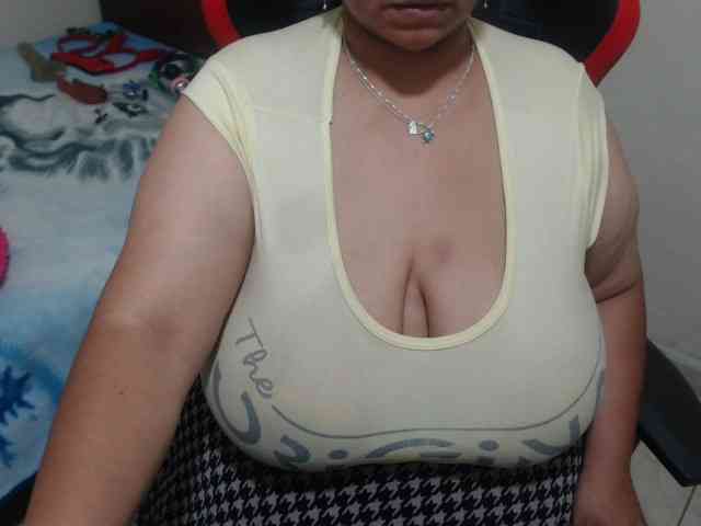 CamilaSexHot webcam