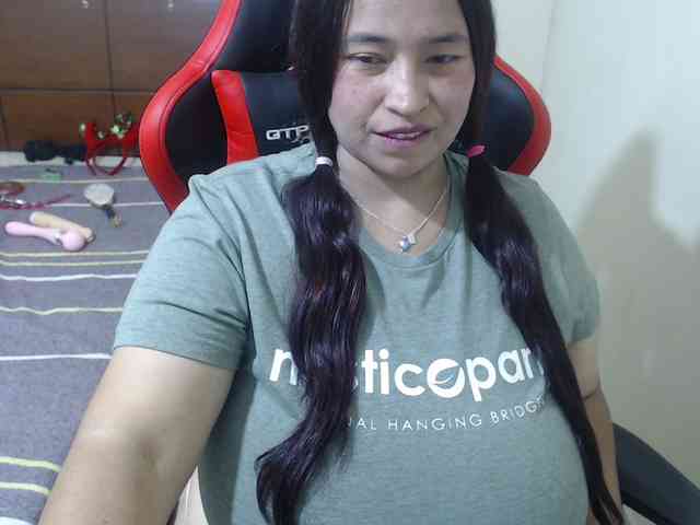 CamilaSexHot webcam
