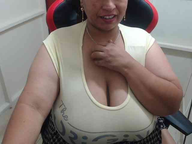 CamilaSexHot webcam