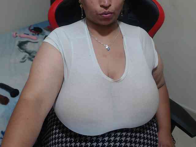 CamilaSexHot webcam
