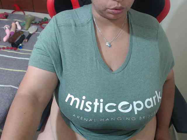 CamilaSexHot webcam