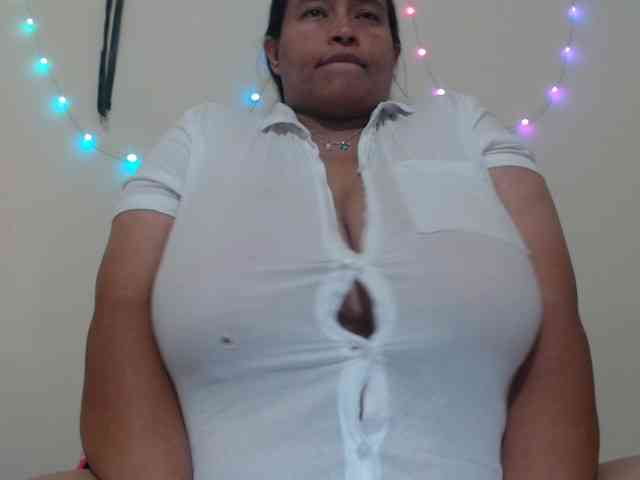 CamilaSexHot webcam