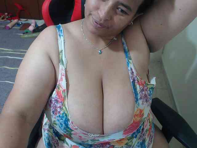 CamilaSexHot webcam