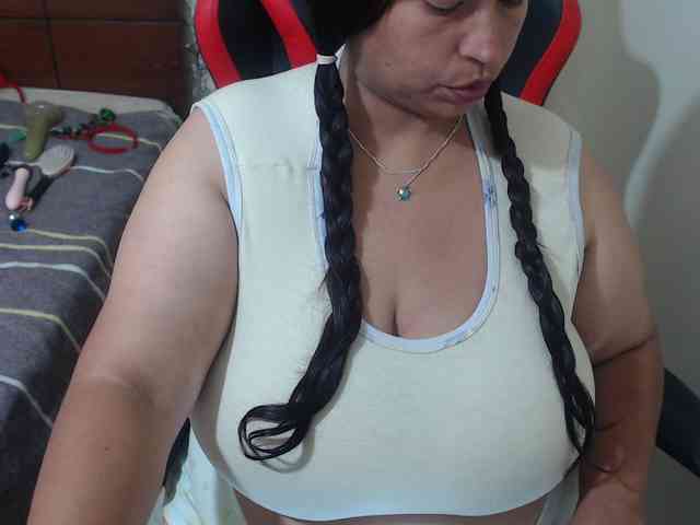 CamilaSexHot webcam