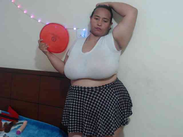 CamilaSexHot webcam