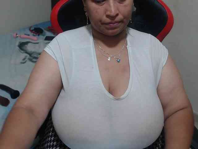 CamilaSexHot webcam