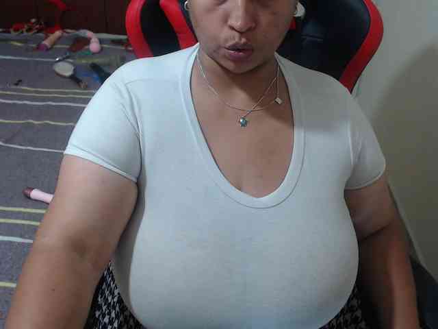 CamilaSexHot webcam