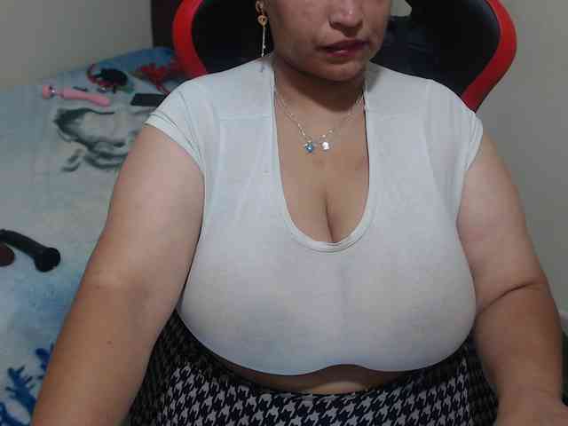 CamilaSexHot webcam