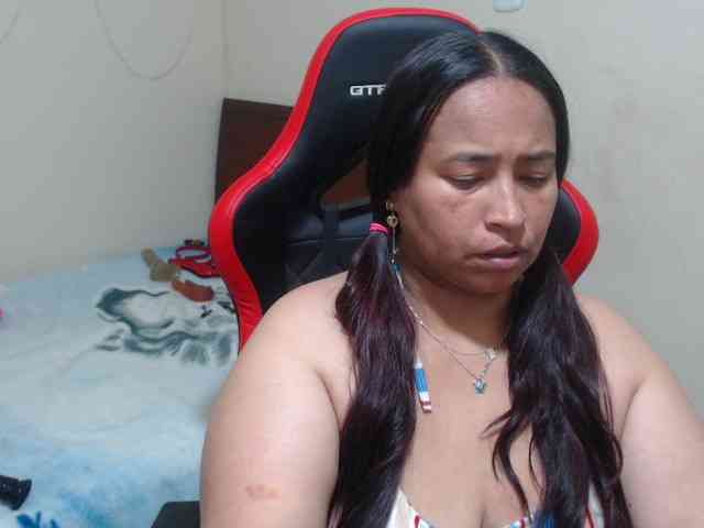 CamilaSexHot webcam