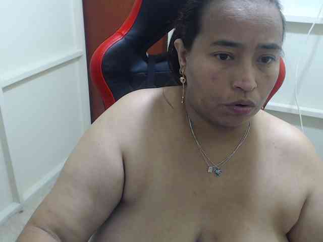 CamilaSexHot's webcam live show