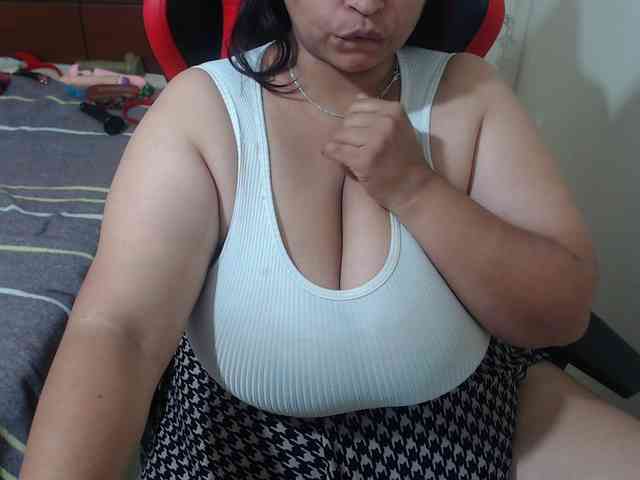 CamilaSexHot webcam