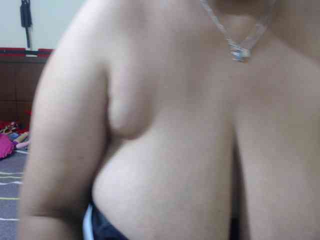 CamilaSexHot webcam