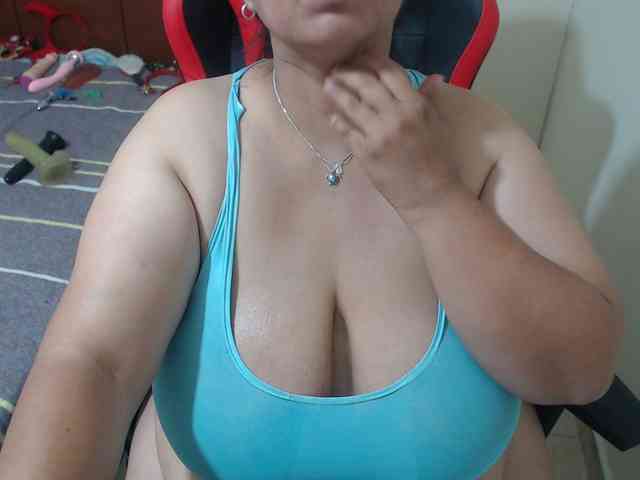 CamilaSexHot webcam