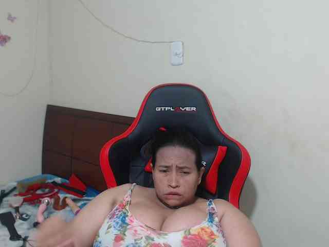 CamilaSexHot webcam