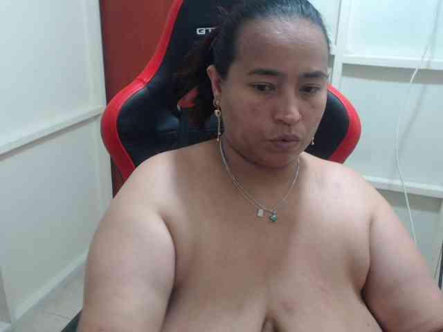 CamilaSexHot webcam