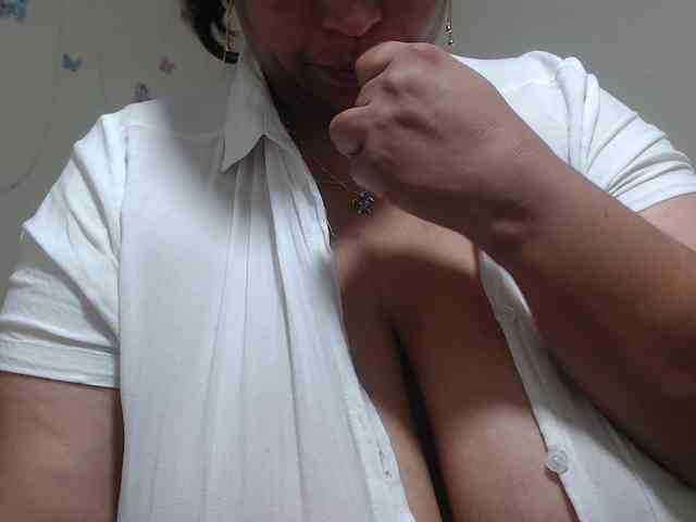 CamilaSexHot webcam