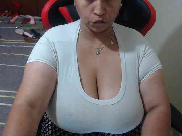 CamilaSexHot webcam