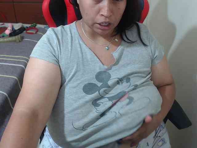 Model: CamilaSexHot