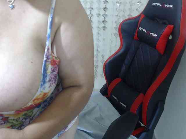CamilaSexHot webcam