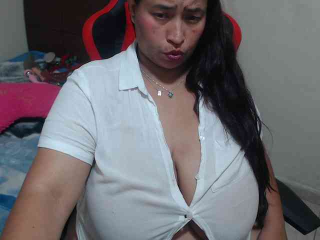 camilasexhot's live room