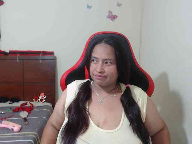 CamilaSexHot webcam