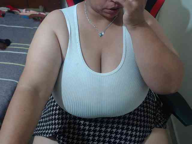 CamilaSexHot webcam