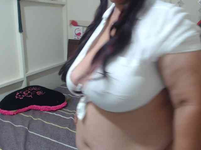 CamilaSexHot webcam