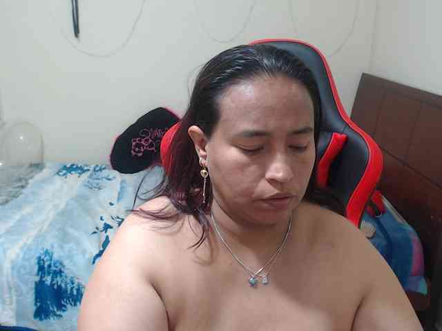 CamilaSexHot webcam