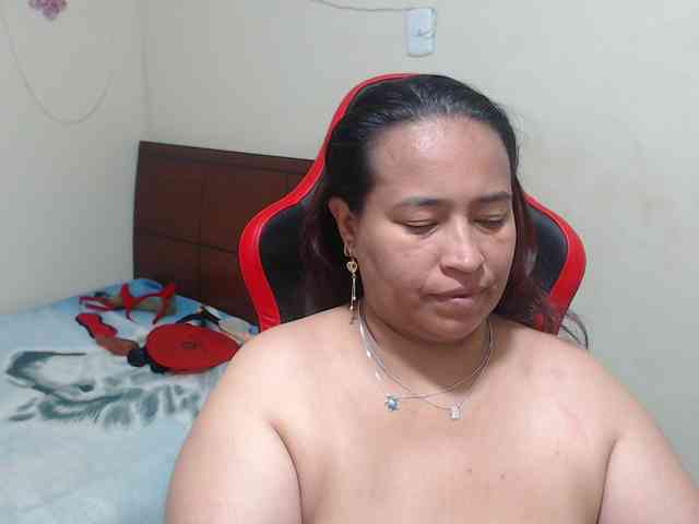 CamilaSexHot webcam