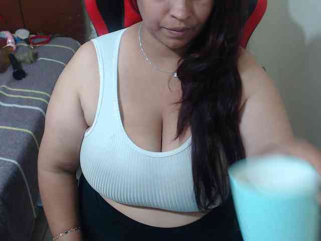CamilaSexHot webcam