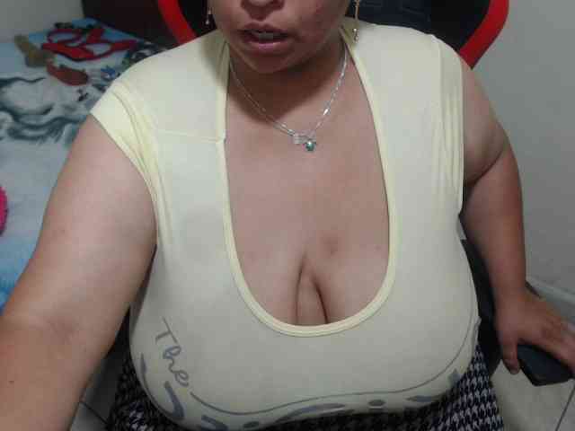 CamilaSexHot webcam