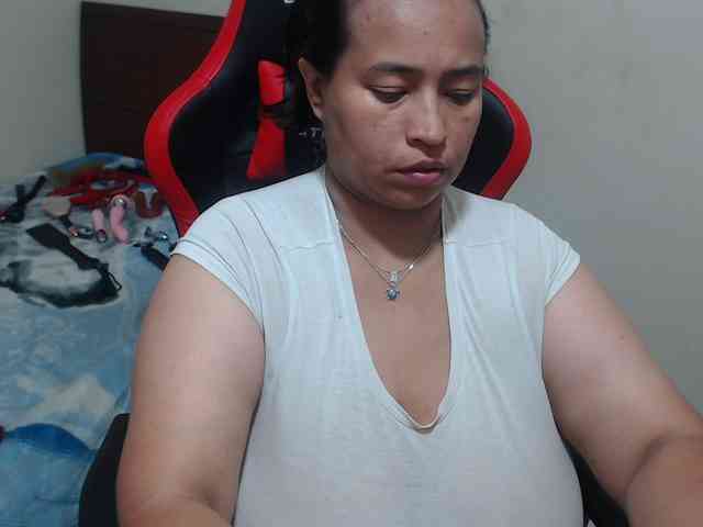 CamilaSexHot webcam