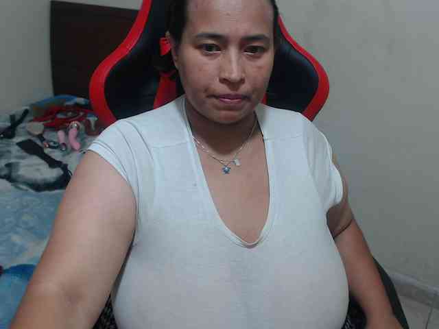 CamilaSexHot webcam