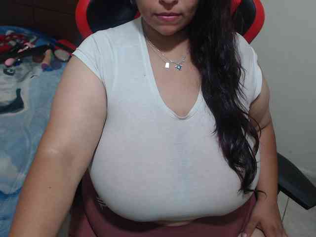 CamilaSexHot webcam