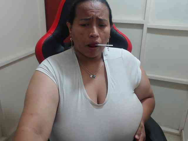 CamilaSexHot webcam