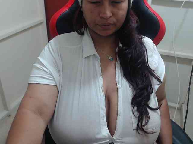 CamilaSexHot webcam