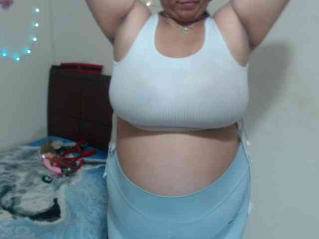 CamilaSexHot webcam