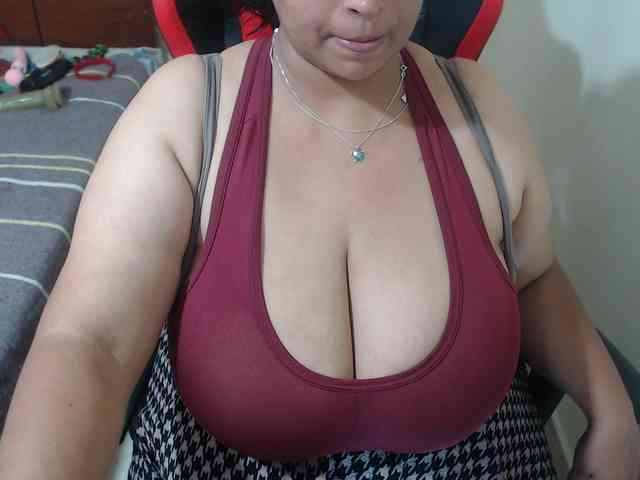 CamilaSexHot webcam