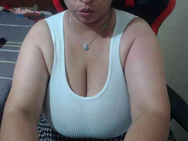 CamilaSexHot webcam