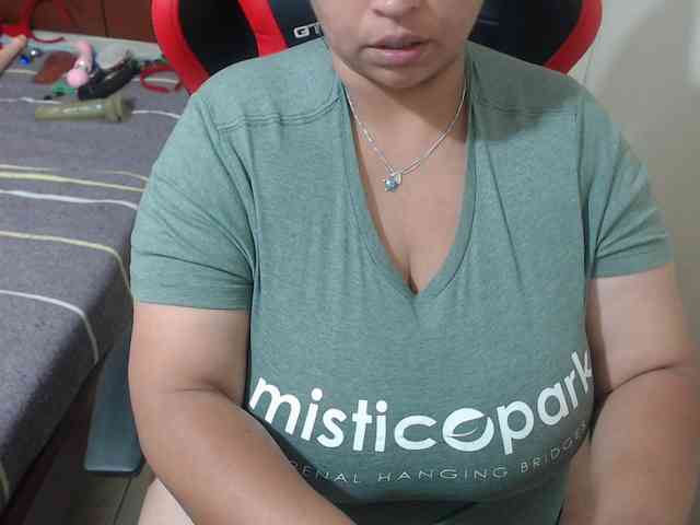 CamilaSexHot webcam