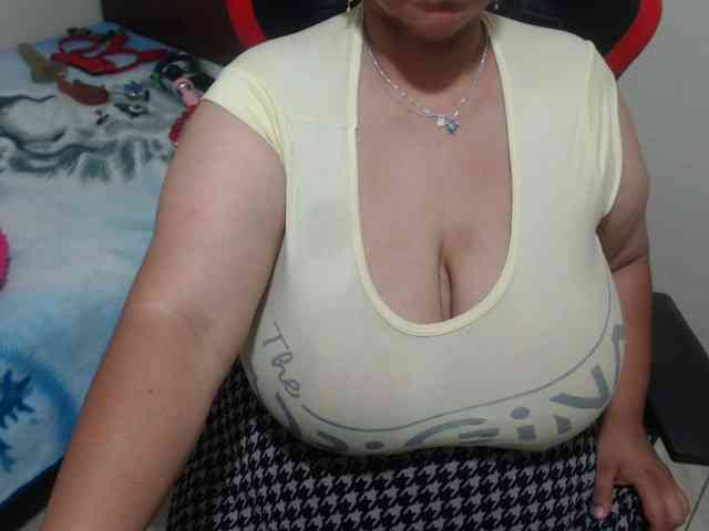 CamilaSexHot webcam