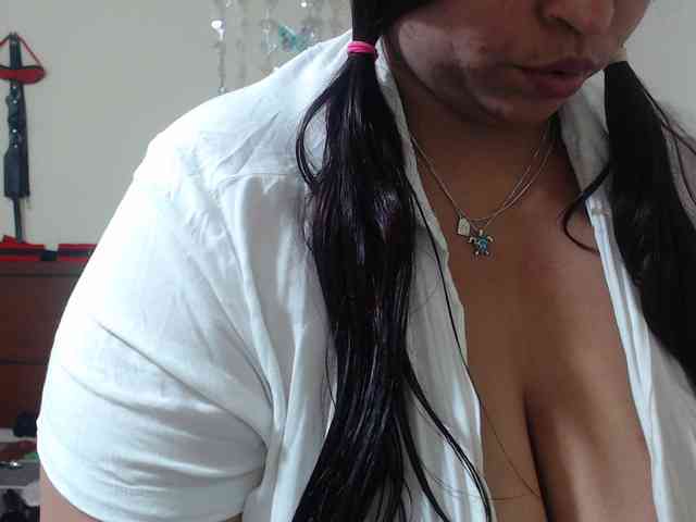 CamilaSexHot webcam