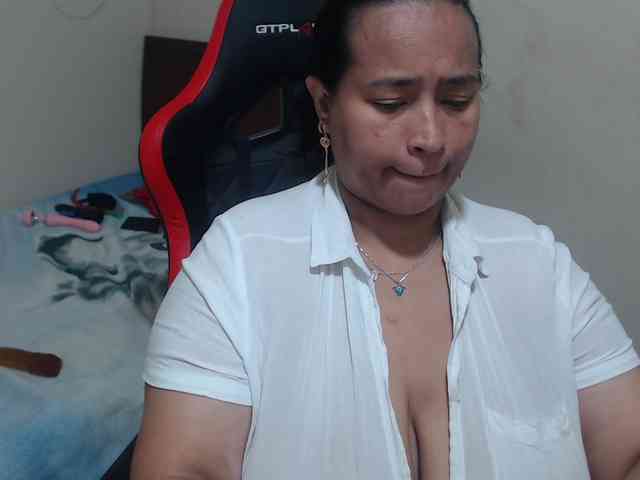CamilaSexHot webcam