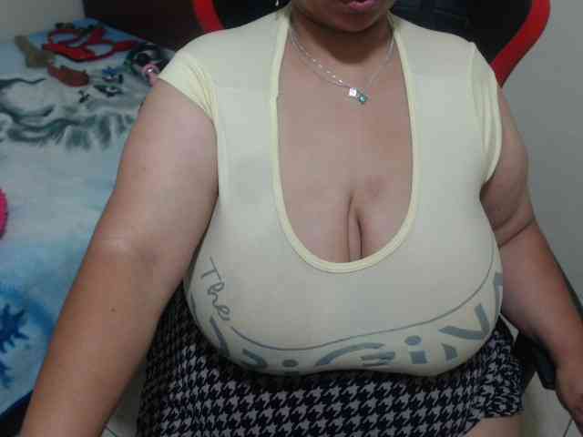 CamilaSexHot webcam