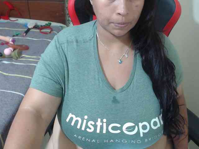 CamilaSexHot webcam