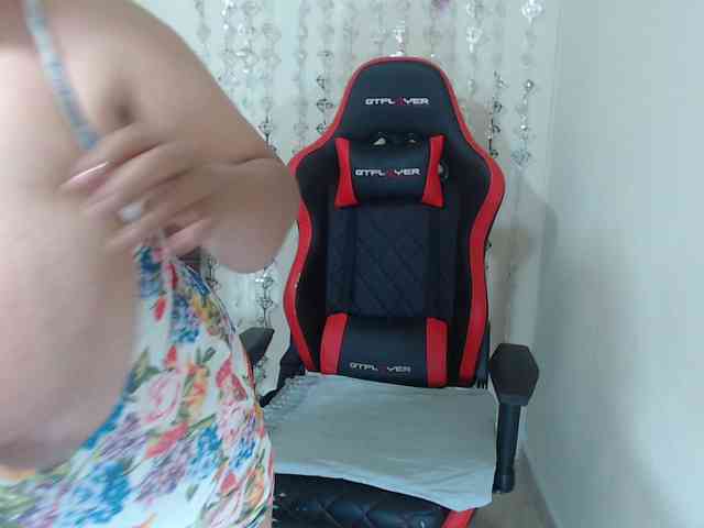 CamilaSexHot webcam