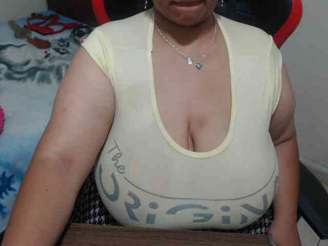 CamilaSexHot webcam