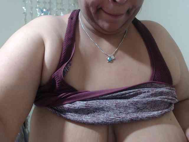 Model: CamilaSexHot