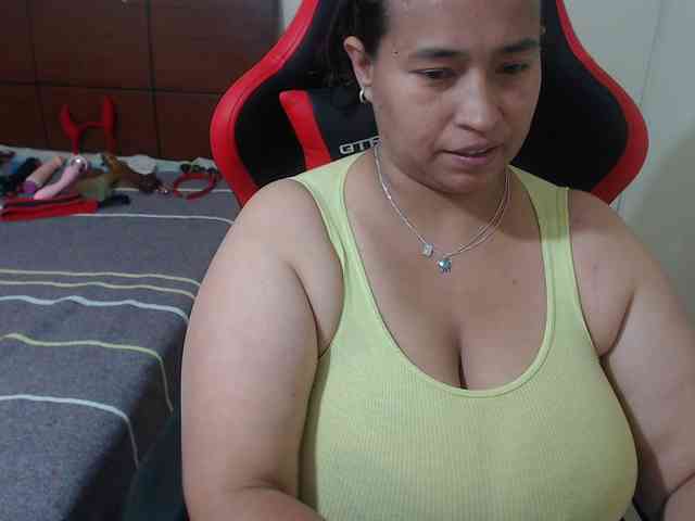CamilaSexHot webcam